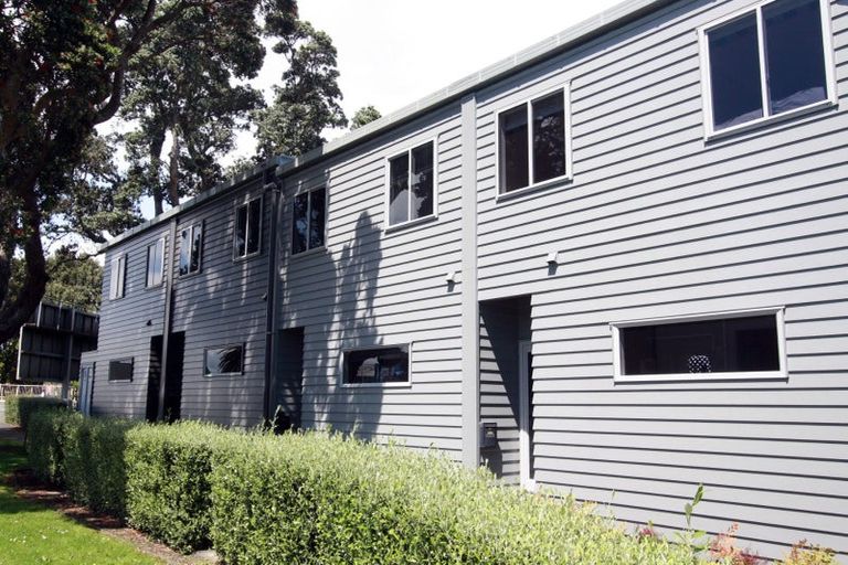 Photo of property in The Strand, 3/16 Ronald Street, Strandon, New Plymouth, 4312