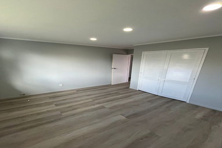 Photo of property in 7 Moncrieff Avenue, Clendon Park, Auckland, 2103