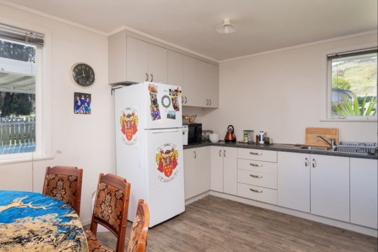 Photo of property in 2 Lyell Road, Outer Kaiti, Gisborne, 4010