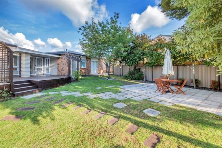 Photo of property in 81 Sturges Road, Henderson, Auckland, 0612