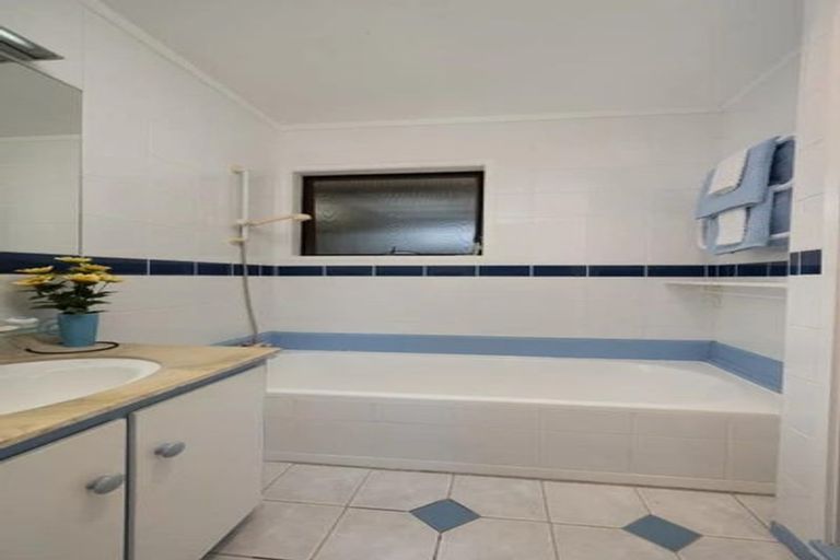 Photo of property in 20 Galsworthy Place, Bucklands Beach, Auckland, 2014