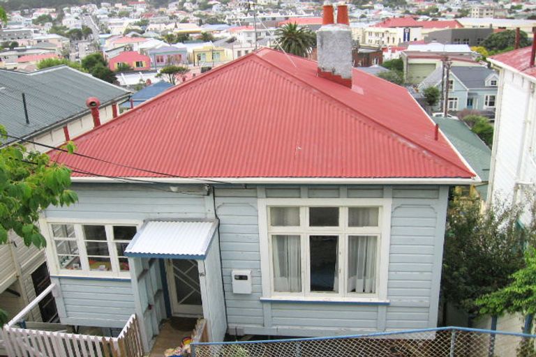 Photo of property in 16 Kenwyn Terrace, Newtown, Wellington, 6021