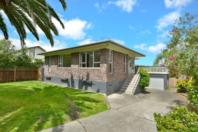 Photo of property in 27 Amorino Drive, Red Beach, 0932