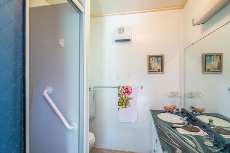 Photo of property in 30 Ocean Road, Paekakariki, 5034