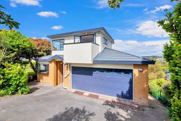 Photo of property in 1/266 Glamorgan Drive, Northcross, Auckland, 0630
