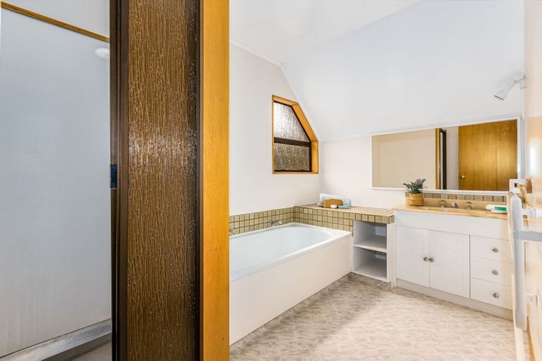 Photo of property in 37 Awanui Drive, Waikanae, 5036