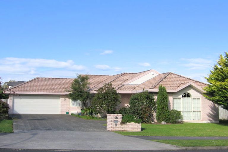 Photo of property in 8 Artesia Close, Shamrock Park, Auckland, 2016