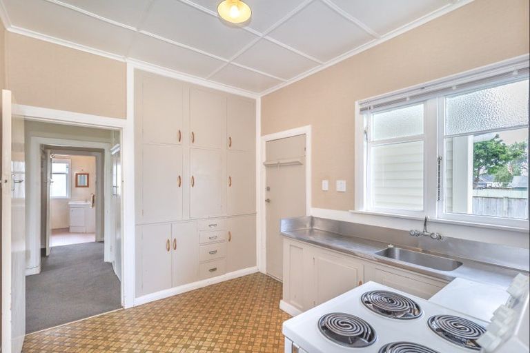 Photo of property in 13 Winchester Street, Levin, 5510