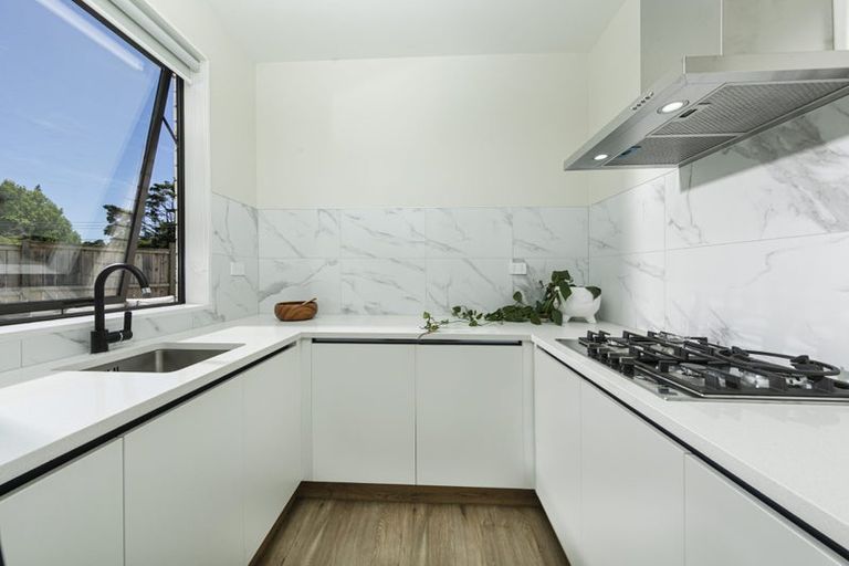 Photo of property in 1 Mcindoe Road, Kumeu, 0810