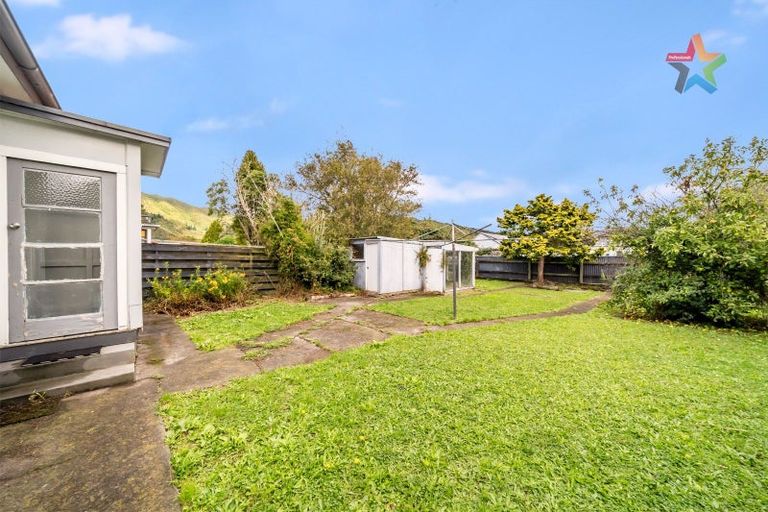 Photo of property in 20 Seddon Street, Naenae, Lower Hutt, 5011