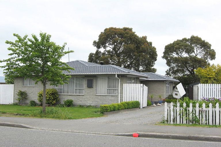 Photo of property in 23 Newnham Street, Rangiora, 7400