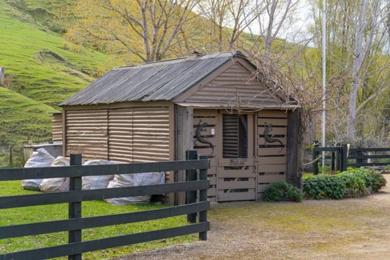 Photo of property in 540 Westmere Road, Wainuioru, Masterton, 5890