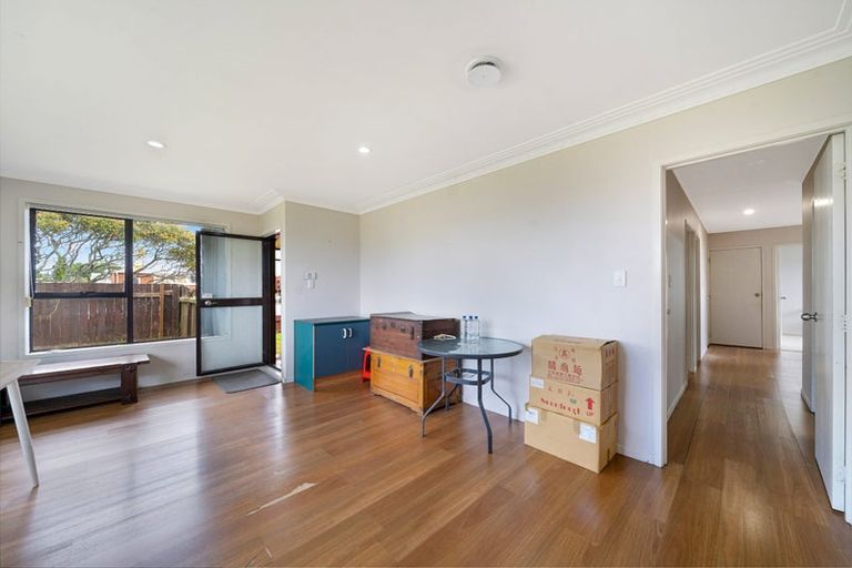 Photo of property in 1/1 Wattle Street, New Lynn, Auckland, 0600