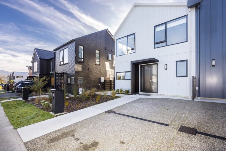 Photo of property in 18 Dahl Drive, Wallaceville, Upper Hutt, 5018