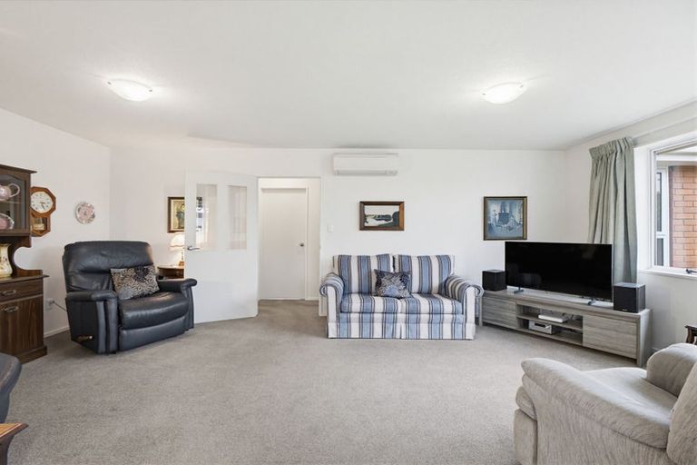Photo of property in 8 Kennedys Bush Road, Halswell, Christchurch, 8025
