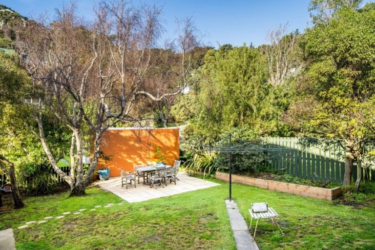 Photo of property in 2 Elphinstone Avenue, Strathmore Park, Wellington, 6022