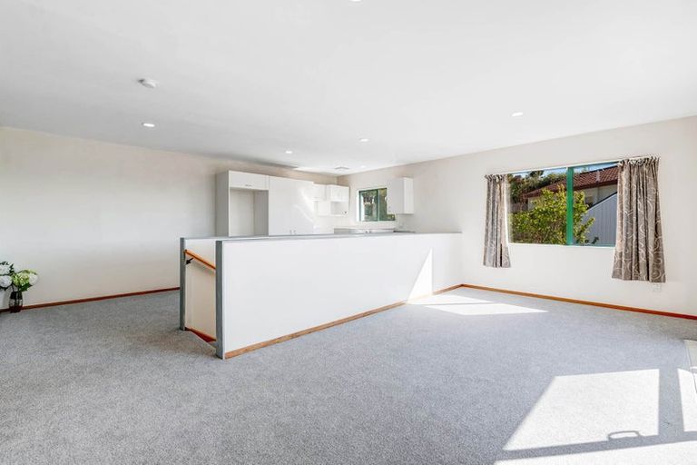 Photo of property in 14 Jean Place, Stanmore Bay, Whangaparaoa, 0932