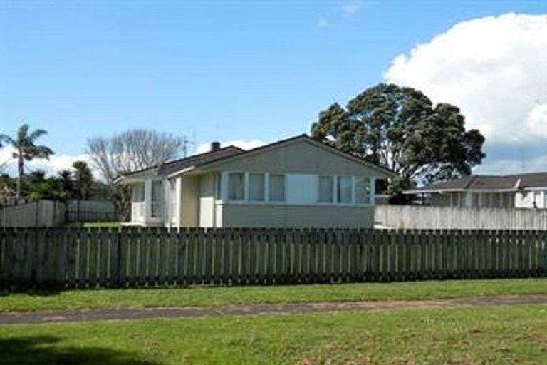 Photo of property in 23 Hamilton Drive, Waiuku, 2123
