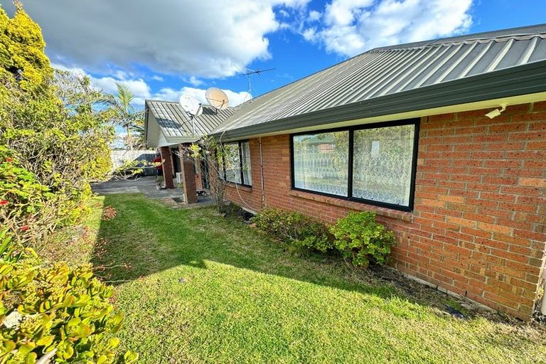 Photo of property in 1/42 Wai Iti Place, Clendon Park, Auckland, 2103