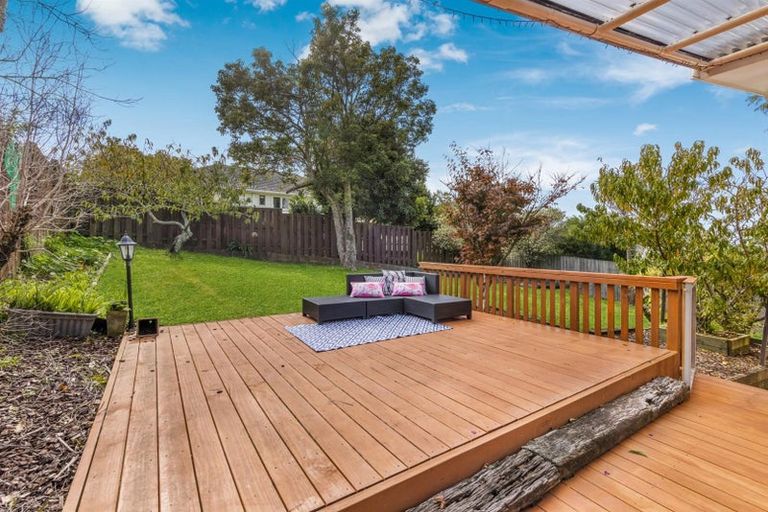 Photo of property in 9 Ellesmere Crescent, Pakuranga Heights, Auckland, 2010