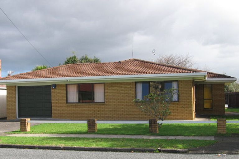 Photo of property in 2 Nicholson Avenue, Papatoetoe, Auckland, 2025