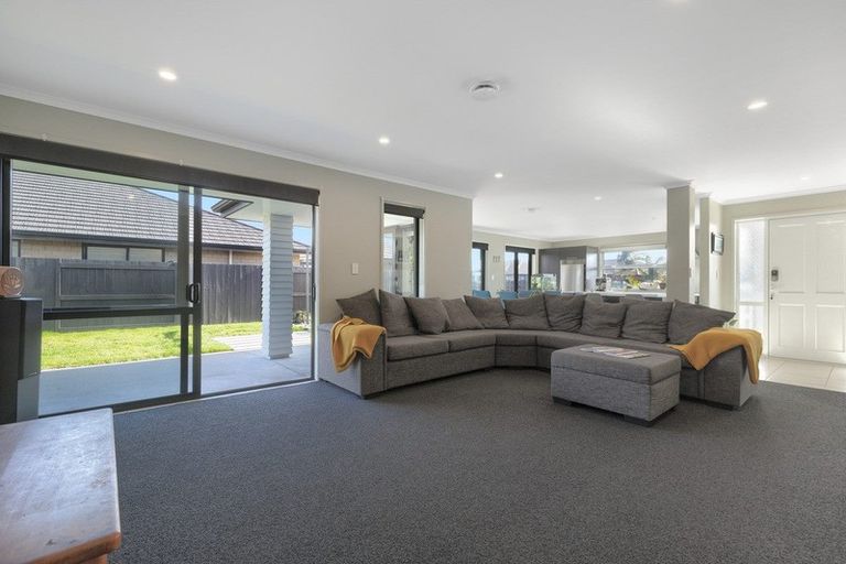 Photo of property in 16 Drabble Crescent, Papamoa Beach, Papamoa, 3118