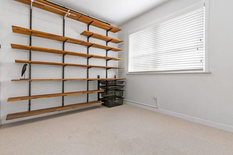 Photo of property in 73 Dale Crescent, Pakuranga, Auckland, 2010