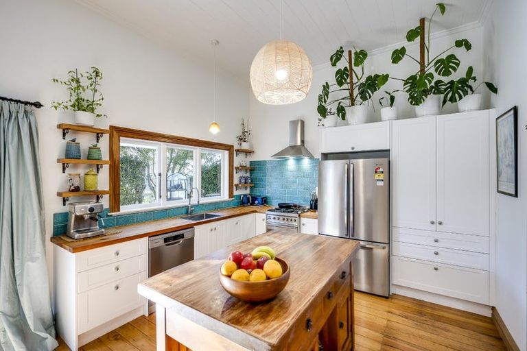 Photo of property in 16 Owen Street, Napier South, Napier, 4110