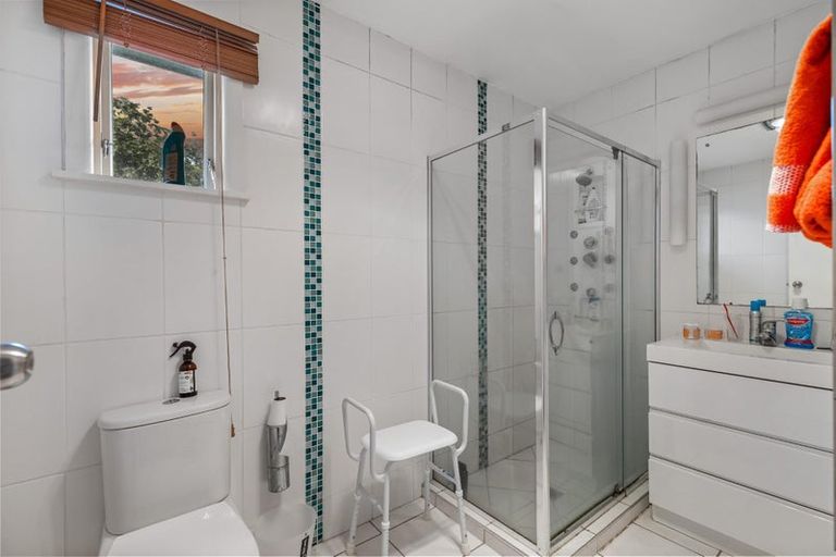 Photo of property in 69 Taikata Road, Te Atatu Peninsula, Auckland, 0610