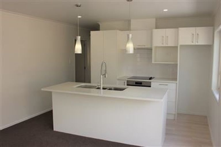 Photo of property in 44b Edward Avenue, Orewa, 0931