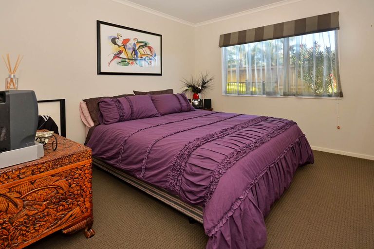 Photo of property in 38 Belfry Place, Wattle Downs, Auckland, 2103