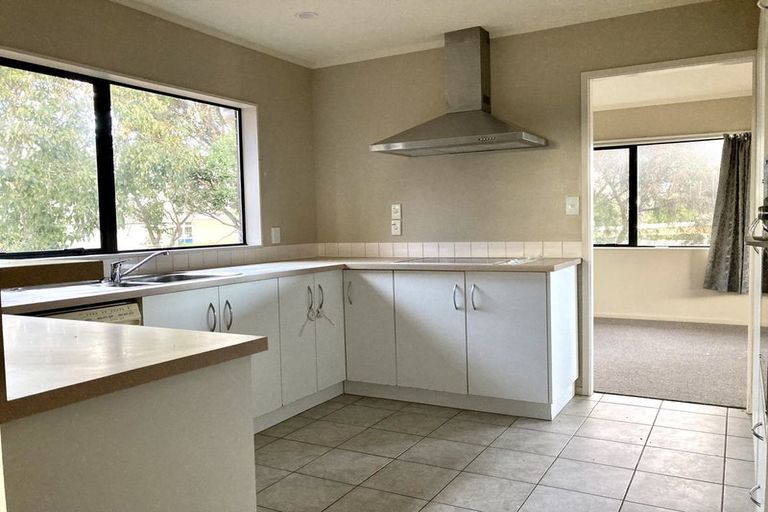 Photo of property in 2c Palomino Drive, Henderson, Auckland, 0612