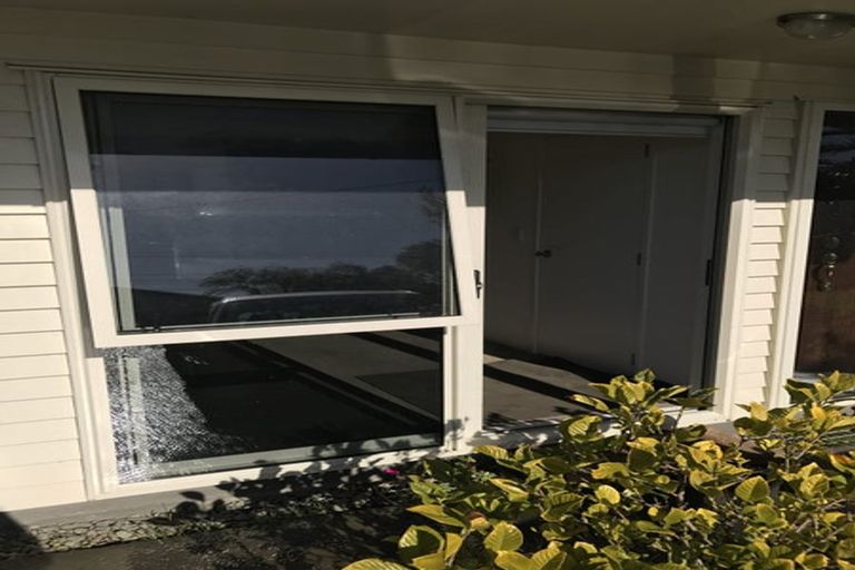 Photo of property in 1409 Whangaparaoa Road, Army Bay, Whangaparaoa, 0930