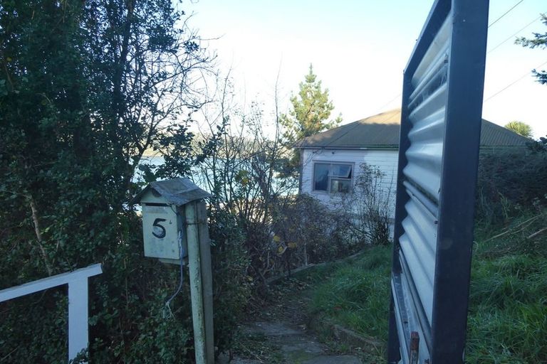 Photo of property in 5 Manuka Street, Ravensbourne, Dunedin, 9022