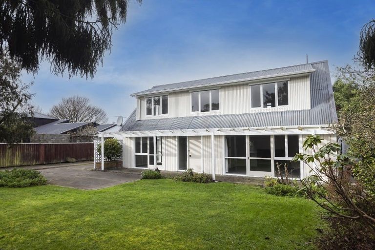 Photo of property in 32 Hawthorne Street, Strowan, Christchurch, 8052