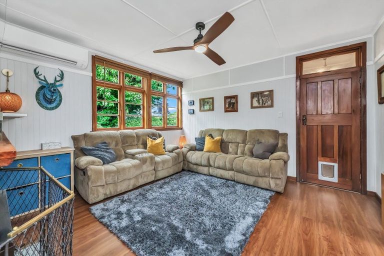 Photo of property in 13 Cliff Street, Coalgate, 7673