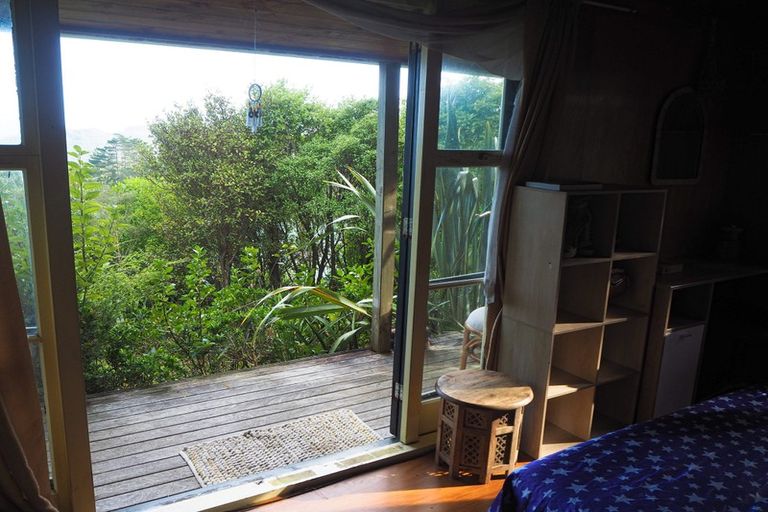 Photo of property in 122 Lone Kauri Road, Karekare, New Lynn, 0772