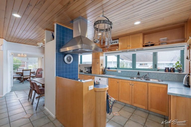 Photo of property in 46 Dowling Grove, Silverstream, Upper Hutt, 5019