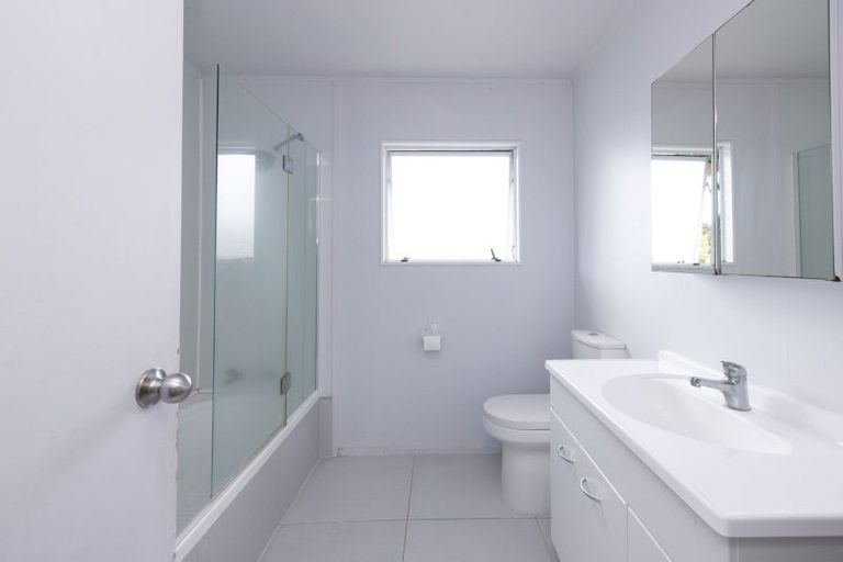 Photo of property in 11b Lyn Grove, Papamoa Beach, Papamoa, 3118