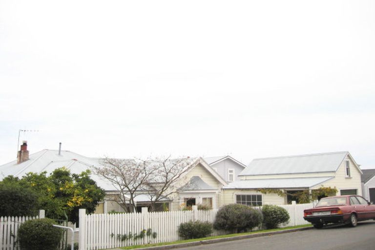 Photo of property in 13 Colenso Avenue, Hospital Hill, Napier, 4110