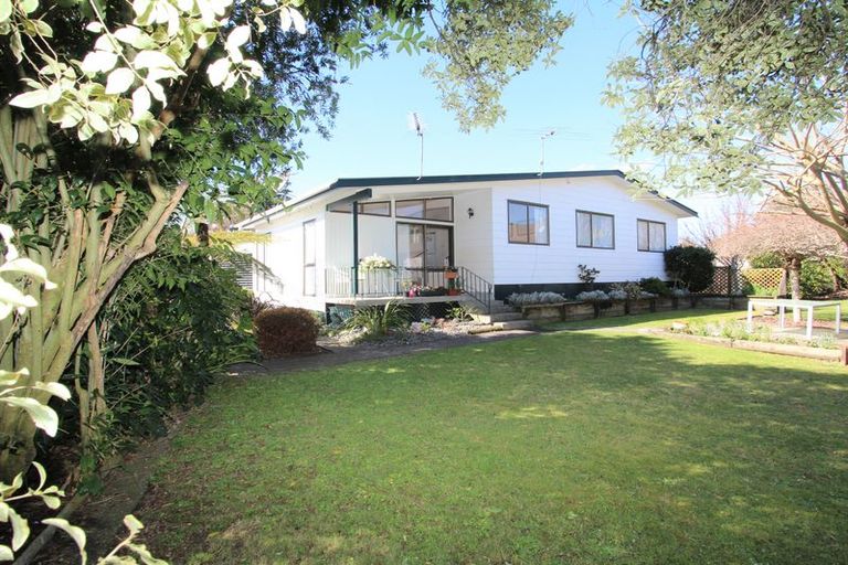 Photo of property in 18 Pinehurst Place, Wattle Downs, Auckland, 2103