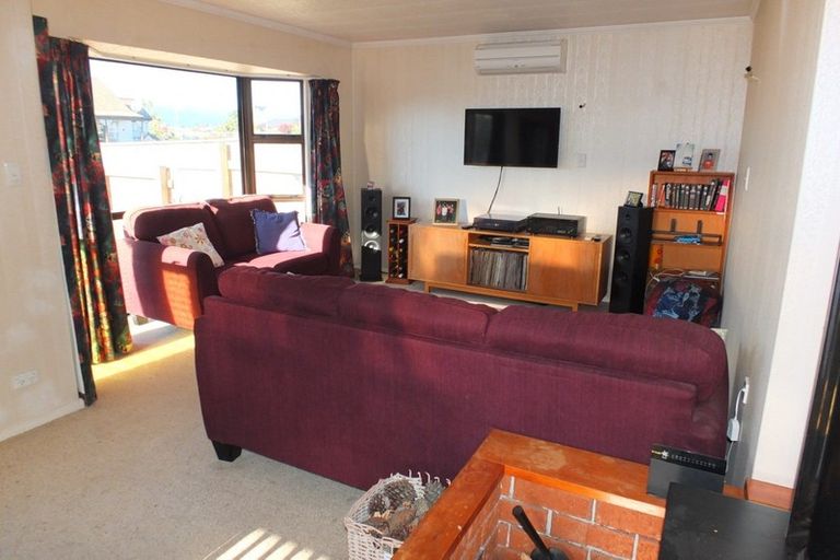 Photo of property in 12 Low Avenue, Foxton Beach, Foxton, 4815