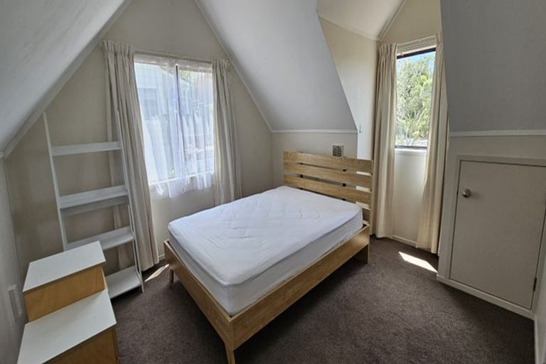 Photo of property in 1/32 Palliser Lane, Browns Bay, Auckland, 0630