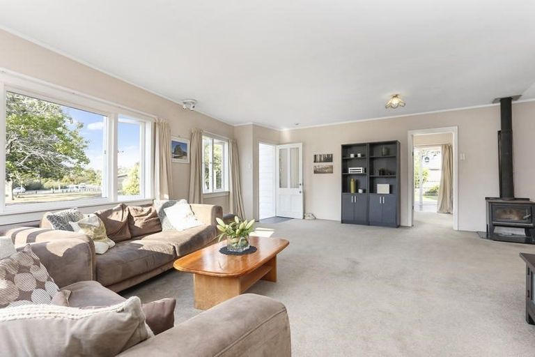 Photo of property in 124 Glendale Road, Glen Eden, Auckland, 0602