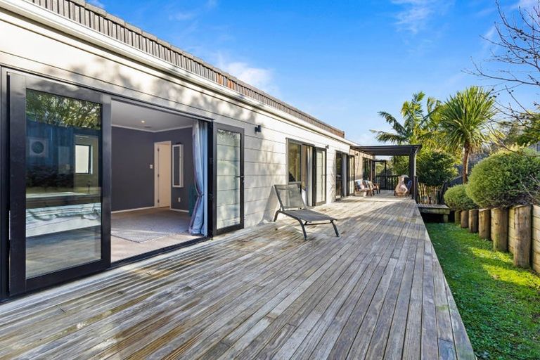 Photo of property in 14 Oldham Place, Browns Bay, Auckland, 0630