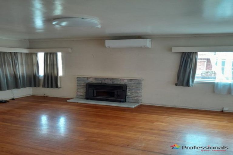 Photo of property in 7 Hallberry Road, Mangere East, Auckland, 2024