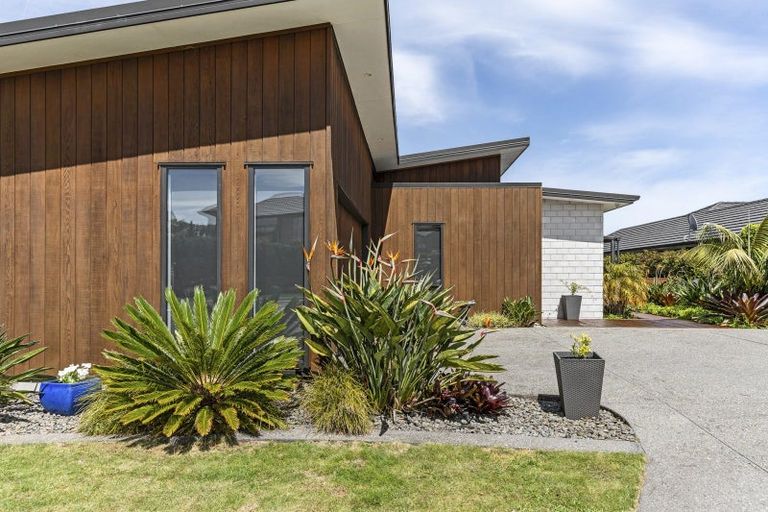 Photo of property in 14 Waitaha Place, Bell Block, New Plymouth, 4312