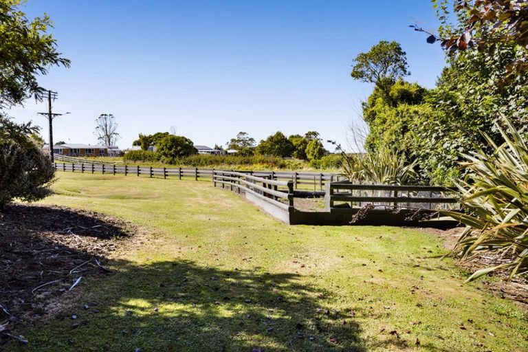 Photo of property in 1 Elizabeth Grove, Stratford, 4332