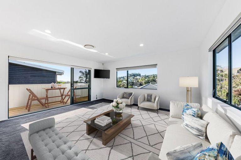 Photo of property in 184b Whangaparaoa Road, Red Beach, 0932