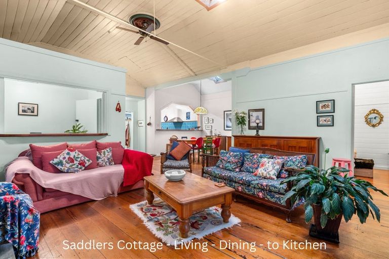 Photo of property in Saddlery Cottage, 3245 Paparoa-oakleigh Road, Paparoa, 0571